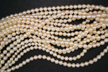 画像をギャラリービューアに読み込む, あこや真珠　15cm　バロック　シャンパンゴールドカラー
