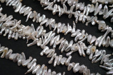 Load image into Gallery viewer, (54-65 grains per row) Iseshima Akoya Pearl Baby Pearl Baroque White Pink
