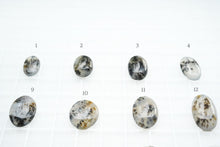 Load image into Gallery viewer, (Grain selling) [Clear pattern] (Oval) Dendrite agate cabochon upper perforated 8/25
