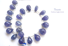 Load image into Gallery viewer, (1 row 18 cm 31 grains) small tanzanite teardrop cut beads
